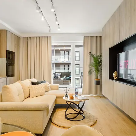 Lumina I Luxury 2br On Drewnowska St I Balcony I Parking Apartment