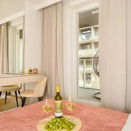 Apartment Lumina Lux On Drewnowska