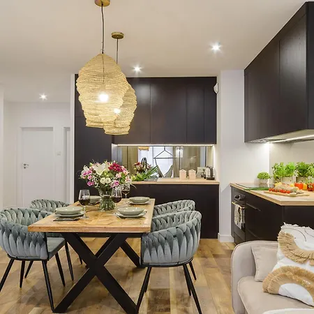 Lumina Lux On Drewnowska * Лодзь